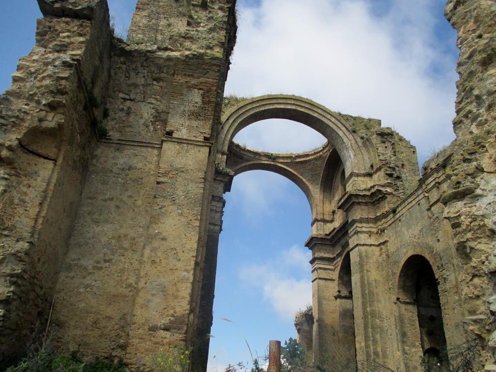 Vacanza Alla Chiesa Diruta Grottole エクステリア 写真
